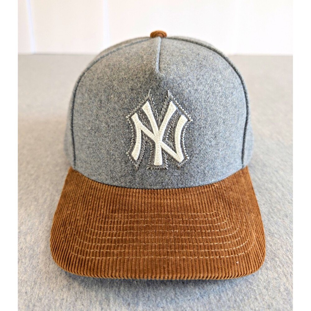 Mitchell & Ness New York Yankees MLB Snapback Cap Hat Gray/Brown One Size